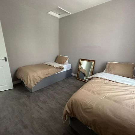 Improved Private House In Central Location Portsmouth Exteriör bild