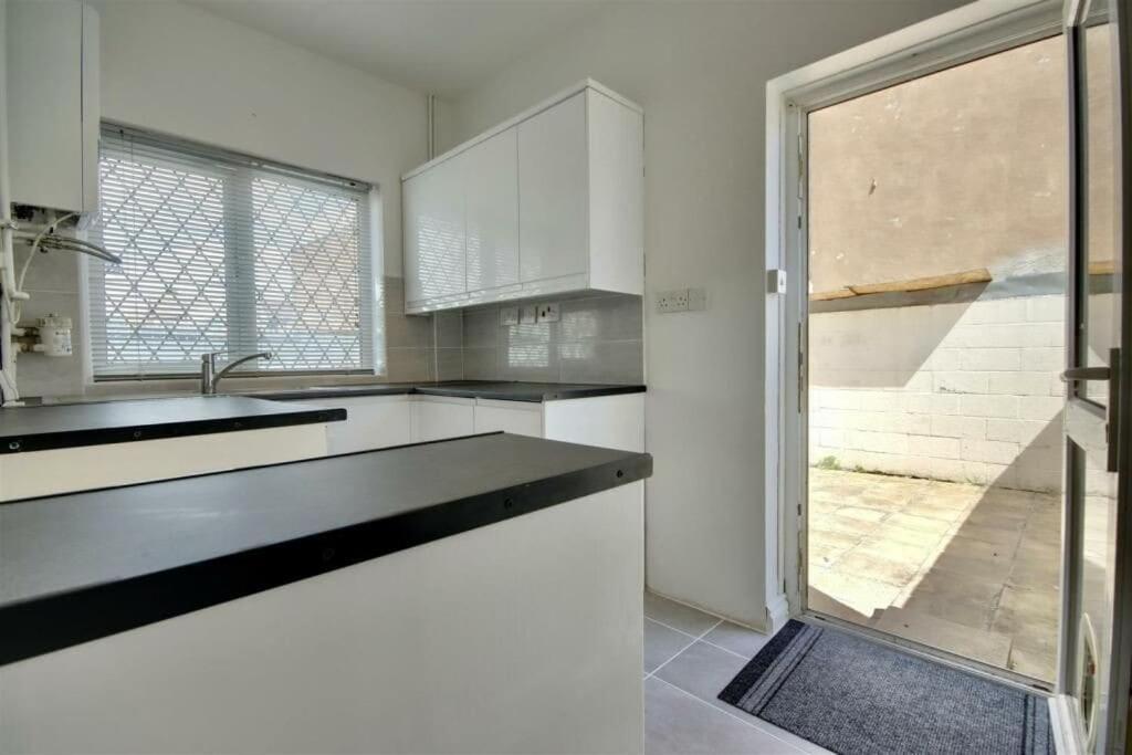 Improved Private House In Central Location Portsmouth Exteriör bild