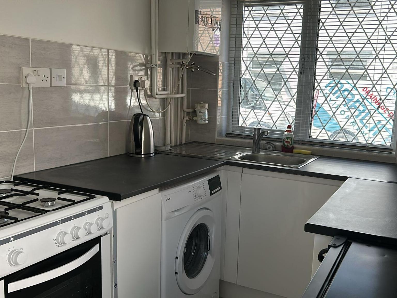 Improved Private House In Central Location Portsmouth Exteriör bild